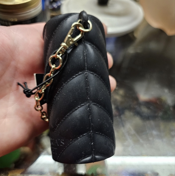 Victoria Secret Black Sanitizer Holder Chevron Style - Picture 5 of 8